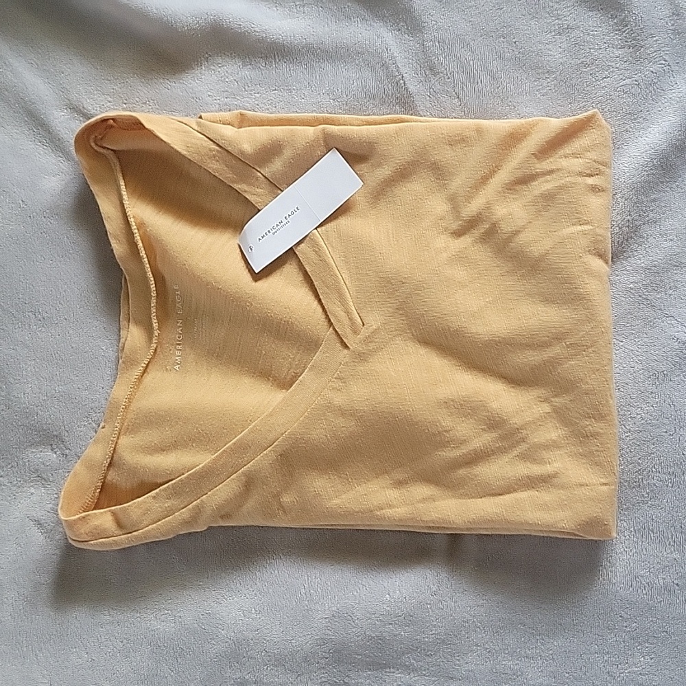 NWT American Eagle Medium soft yellow v-neck tshirt
